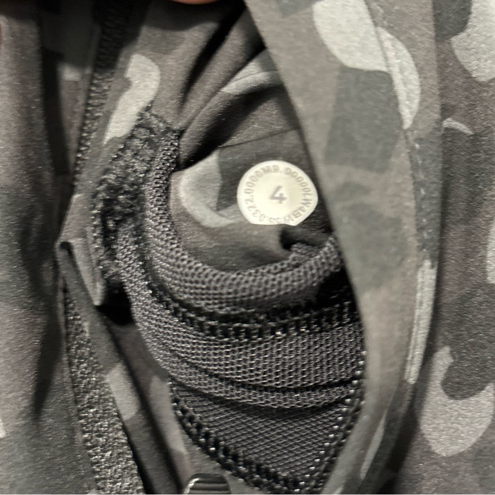 Lululemon Women’s Packable Water Repellent Jacket Size 4 Primal Dot Max Black - Picture 6 of 10